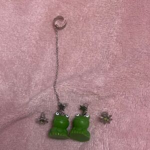 Hot Topic frogs ear cuff set stars gems 🐸✨